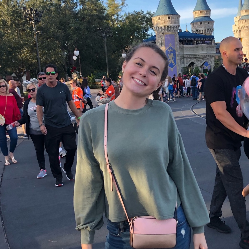 Meet your Posher, Olivia